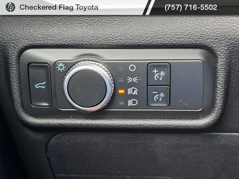 Used 2021 Ford Explorer XLT RWD image 23