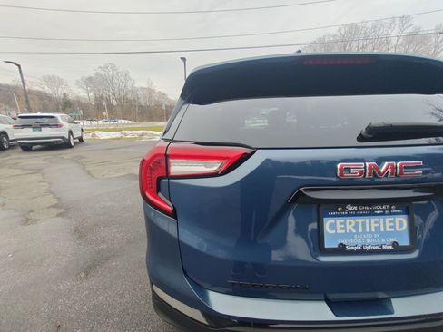 Certified 2024 GMC Terrain SLT w/ Elevation Edition image 11