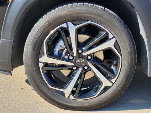 Certified 2023 Chevrolet TrailBlazer RS w/ Sun and Liftgate Package image 7