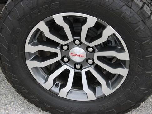 Used 2023 GMC Sierra 1500 AT4 w/ AT4 Premium Package AWD/4WD image 28