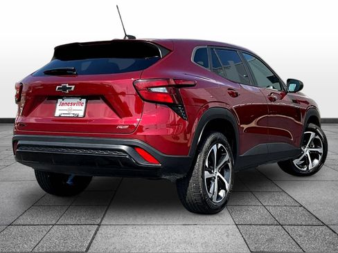 Used 2024 Chevrolet Trax RS FWD image 7