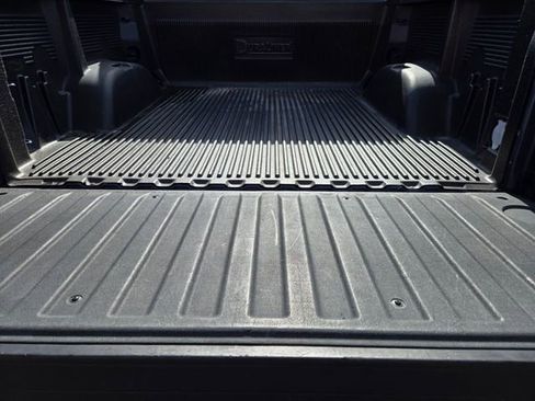 Used 2020 Chevrolet Silverado 1500 Custom w/ Custom Value Package RWD image 16
