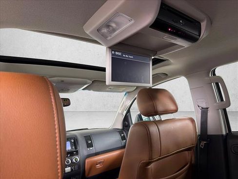 Used 2016 Toyota Sequoia Platinum RWD image 24