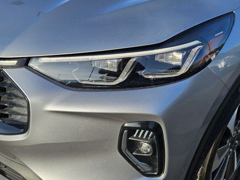 Used 2023 Ford Escape Platinum image 13