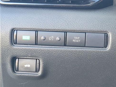 Used 2023 Nissan Sentra SV image 28