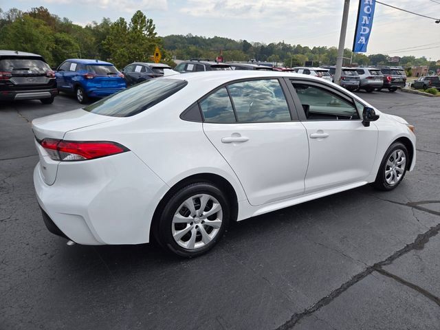 Used 2025 Toyota Corolla LE FWD image 8