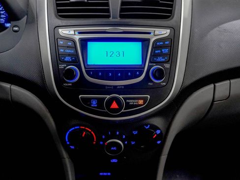 Used 2013 Hyundai Accent GLS image 23