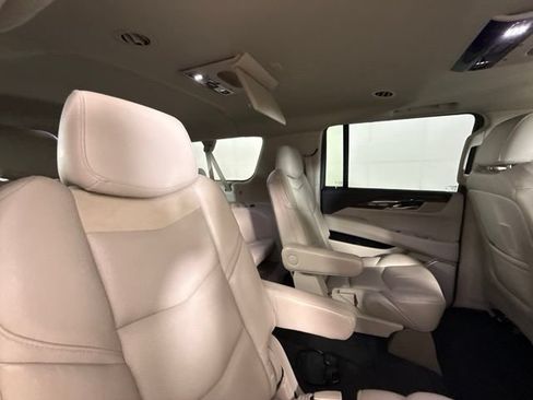 Used 2020 Cadillac Escalade ESV Premium Luxury AWD/4WD image 27