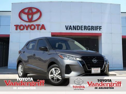 Used 2024 Nissan Kicks S image 1