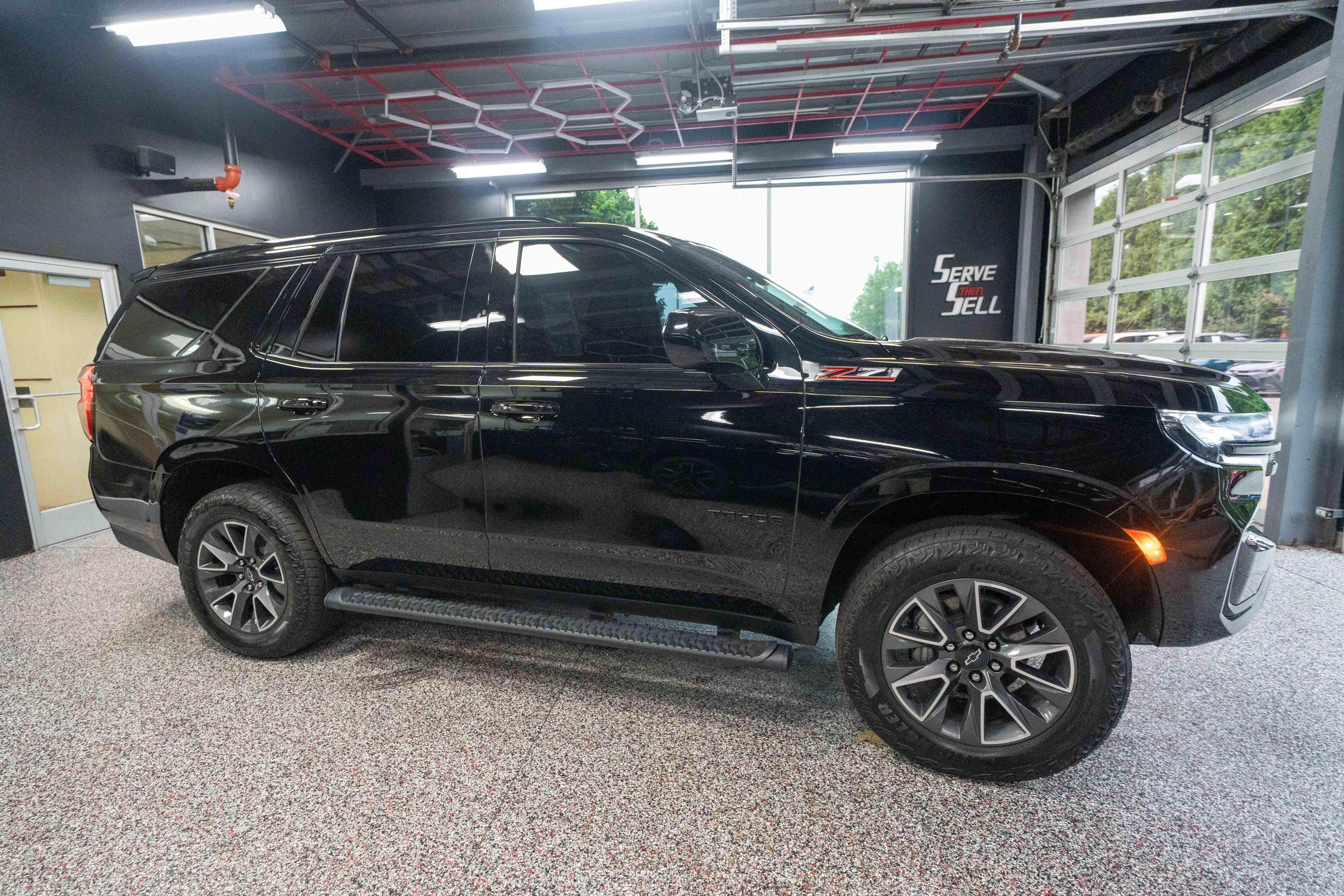 Used 2023 Chevrolet Tahoe Z71 AWD/4WD image 5
