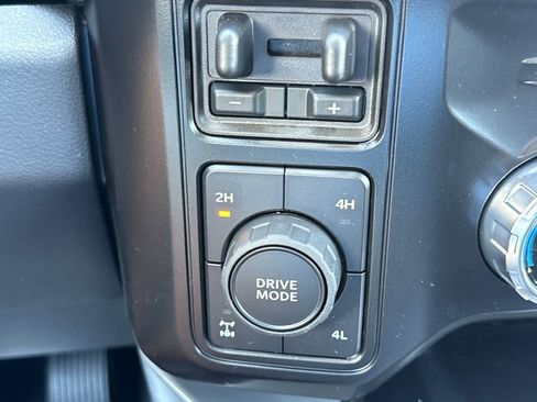 New 2026 Ford F250 Lariat w/ Black Appearance Package image 34