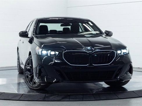 New 2026 BMW i5 eDrive40 image 5