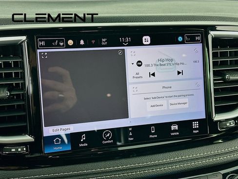 Used 2022 Chrysler Pacifica Limited w/ Uconnect Theater Family Group image 19