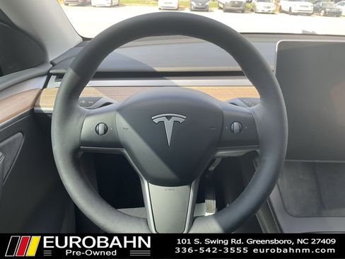 Used 2024 Tesla Model Y Long Range image 12