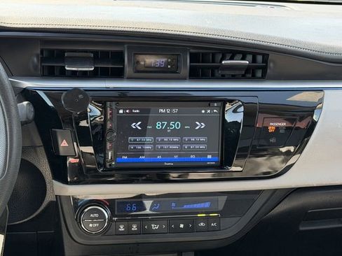 Used 2014 Toyota Corolla LE image 15