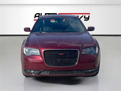 Used 2022 Chrysler 300 S image 2