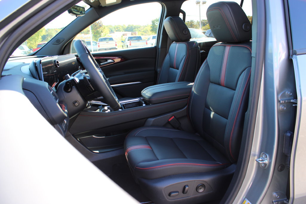 New 2027 Chevrolet Traverse RS w/ LPO, Floor Liner Package AWD/4WD image 14