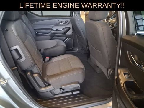 Used 2023 Chevrolet Traverse LT image 30