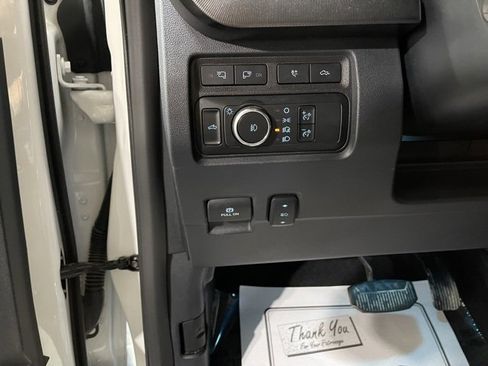 Used 2024 Ford F450 Platinum image 10