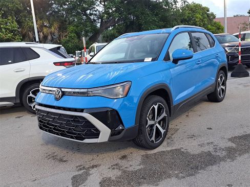 New 2025 Volkswagen Taos SEL image 3