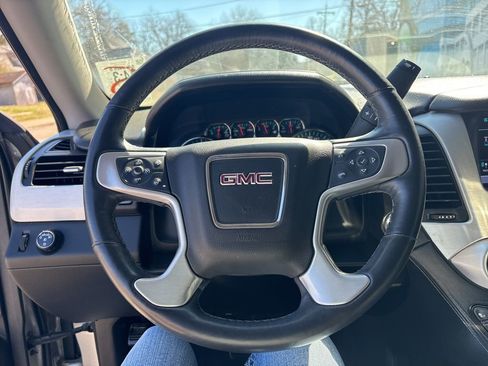 Used 2017 GMC Yukon SLT image 13