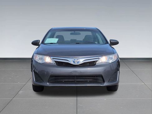 Used 2014 Toyota Camry LE image 9