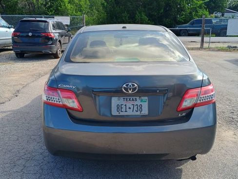 Used 2010 Toyota Camry FWD image 4