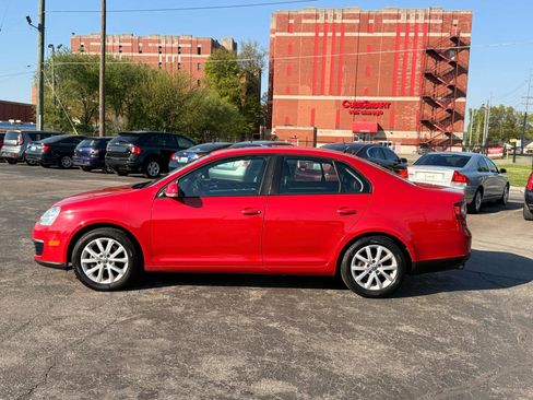 Used 2010 Volkswagen Jetta Limited Edition image 3