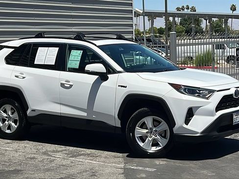 Used 2021 Toyota RAV4 XLE w/ Convenience Package AWD/4WD image 1