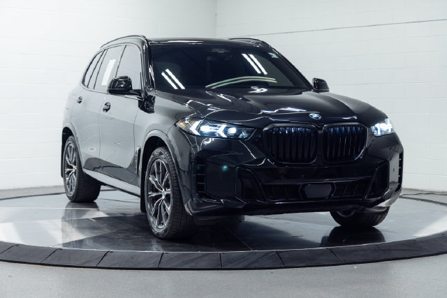 Certified 2025 BMW X5 xDrive40i w/ M Sport Package AWD/4WD image 4