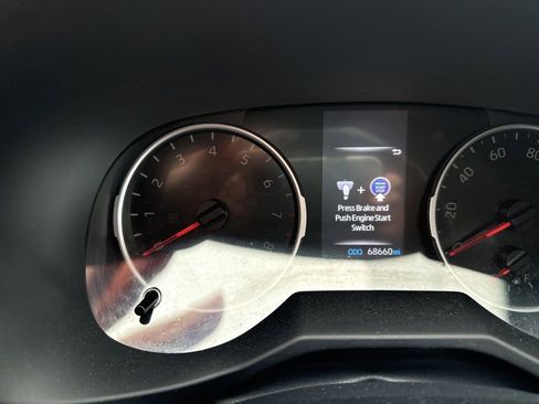 Used 2022 Toyota RAV4 XLE image 12