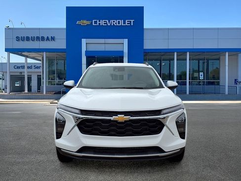 New 2026 Chevrolet Trax LT w/ Driver Confidence Package FWD image 2