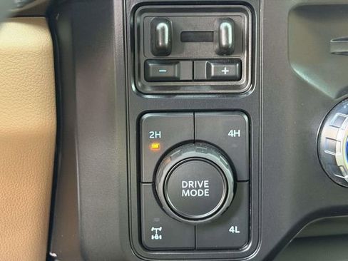 Used 2026 Ford F250 Lariat w/ FX4 Off-Road Package AWD/4WD image 28