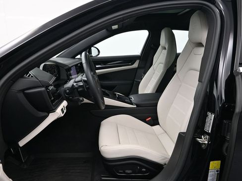 Certified 2026 Porsche Panamera 4 image 5