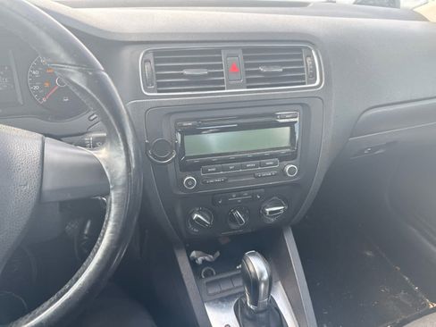 Used 2011 Volkswagen Jetta SE image 7