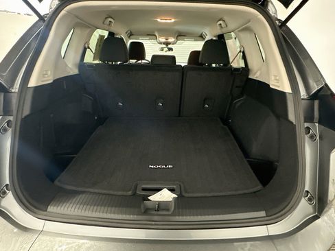 Used 2025 Nissan Rogue S AWD/4WD image 29