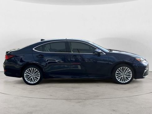 Used 2017 Lexus ES 350 w/ Luxury Package image 6