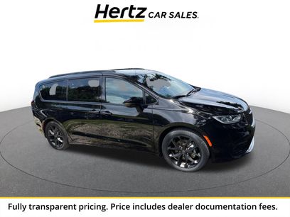 Used 2025 Chrysler Pacifica Limited