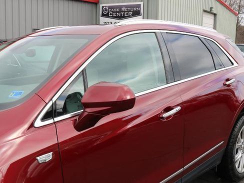 Used 2017 Cadillac XT5 Premium Luxury w/ Driver Assist Package image 4