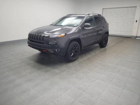Used 2018 Jeep Cherokee Trailhawk w/ Quick Order Package 27L AWD/4WD image 2