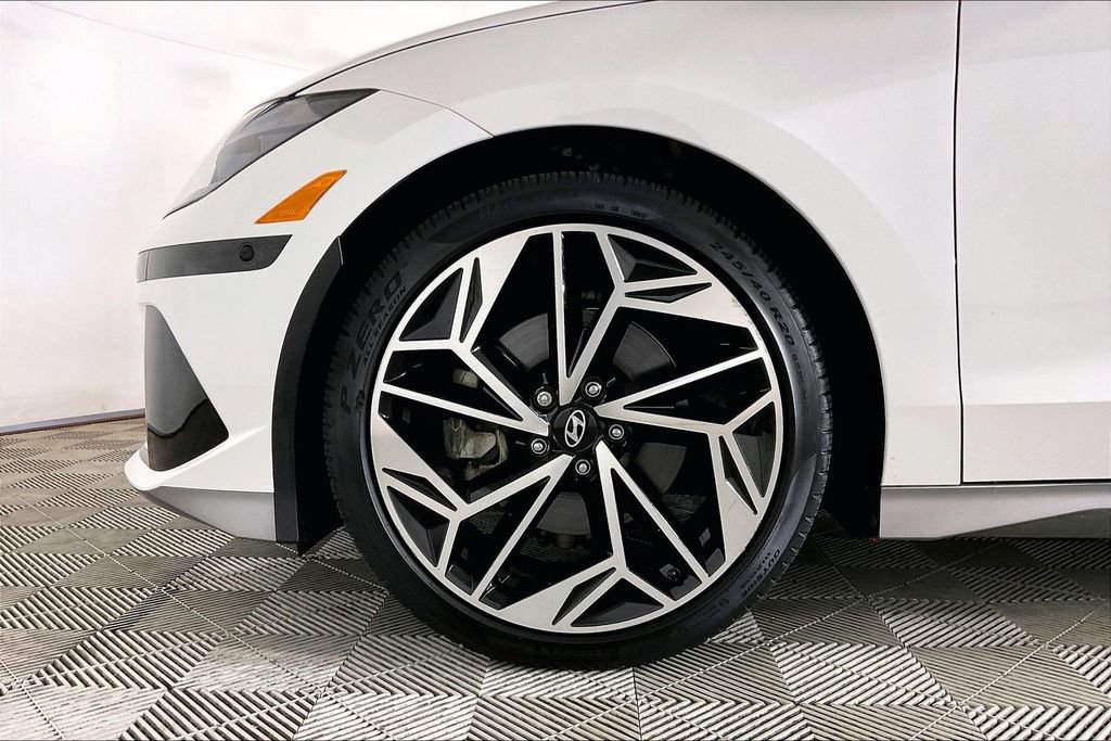 Used 2023 Hyundai Ioniq 6 Limited RWD image 8