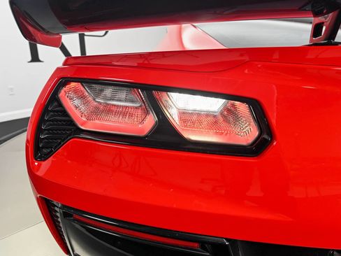 Used 2019 Chevrolet Corvette ZR1 RWD image 23