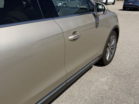 Used 2017 Lincoln MKX Reserve w/ Driver Assistance Package image 13