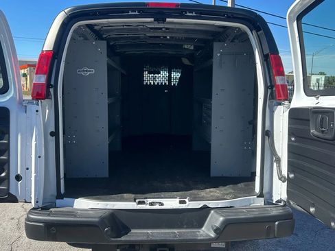 Used 2024 Chevrolet Express 3500 Extended w/ Driver Convenience Package image 7