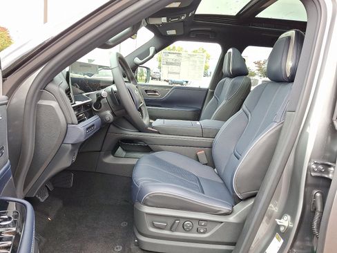 New 2026 INFINITI QX80 4WD image 10