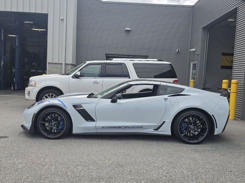 Used 2018 Chevrolet Corvette Z06 w/ Carbon 65 Edition RWD image 6