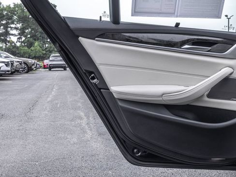 Used 2023 BMW M550i xDrive w/ Executive Package AWD/4WD image 30