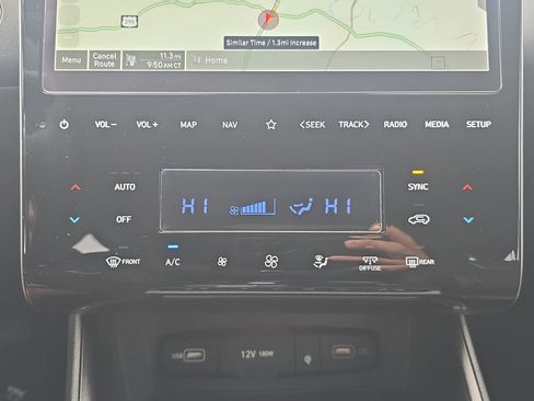 Used 2024 Hyundai Tucson Limited image 24