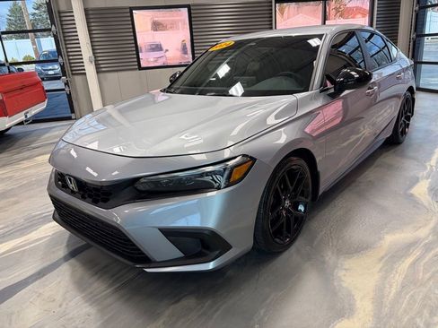 Used 2024 Honda Civic Sport image 3