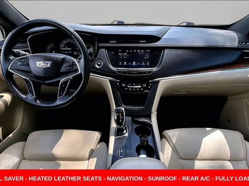 Used 2017 Cadillac XT5 Premium Luxury FWD image 7